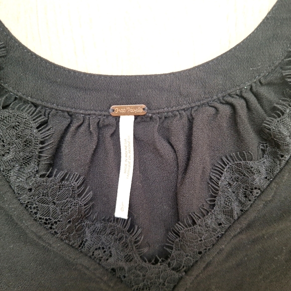 Free People Womens Black V-Neck Lace Trim Top Flowy Style Cap Sleeves - Large - Picture 6 of 11